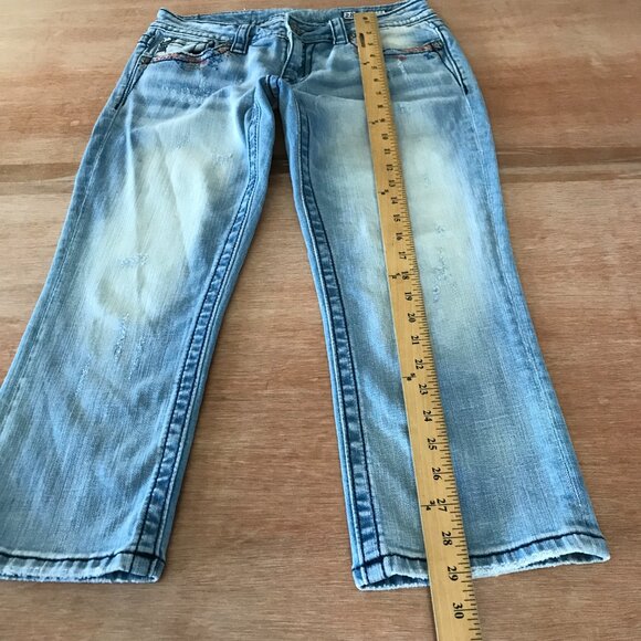 Miss Me Cuffed Capri Jeans Women 28 Blue Low Rise Distressed Embroidered 17200 - Picture 7 of 15